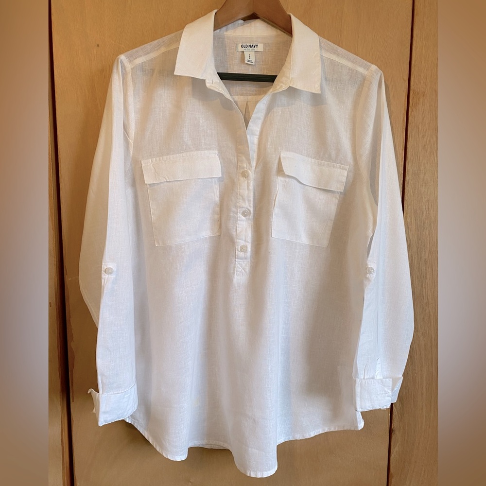 Old Navy blouse, pullover white linen/cotton, roll up sleeves. size Large.